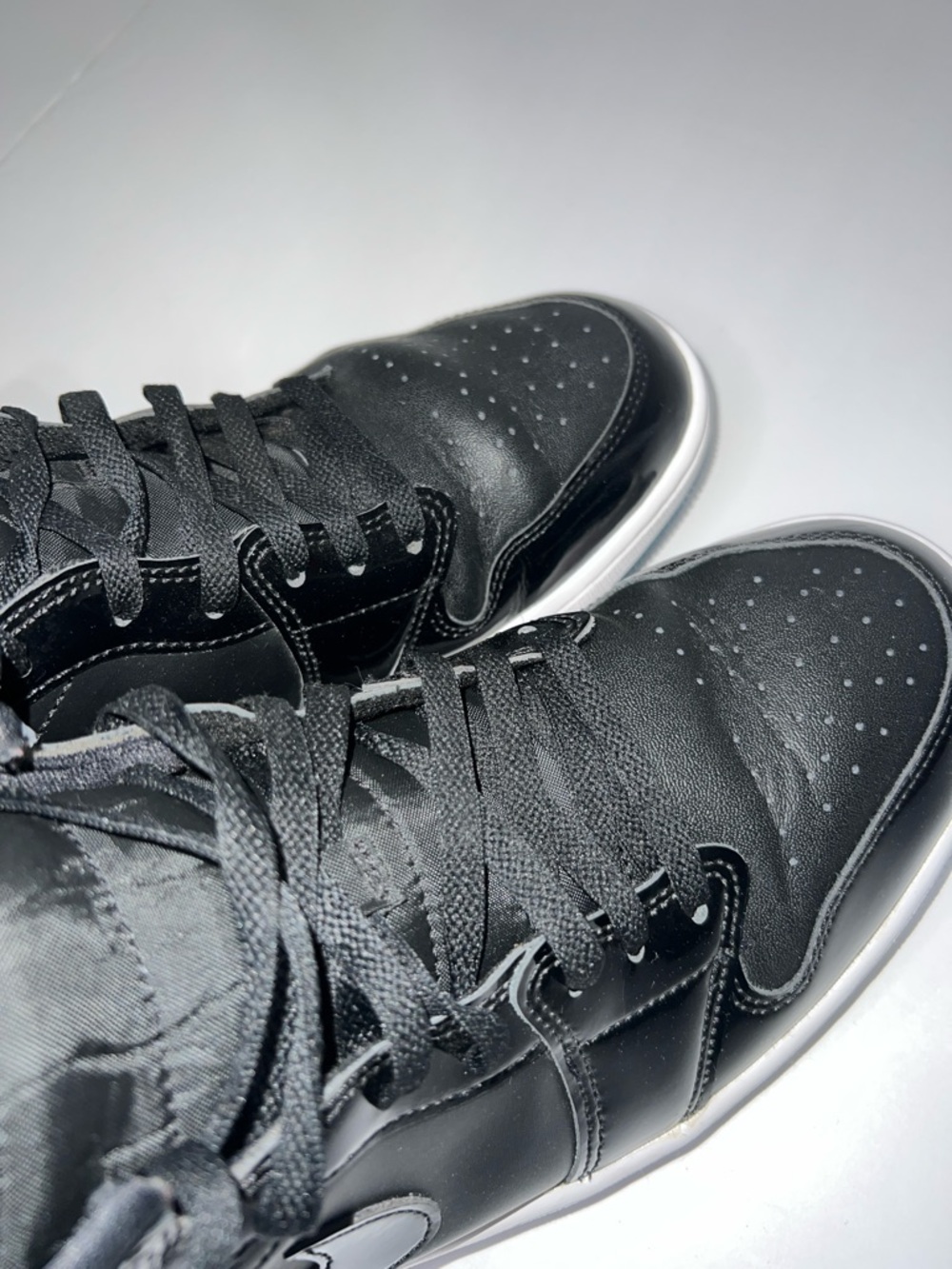 Men's Air Jordan 1 Mid Black Patent Leather Sneakers size 13 - Picture 4 of 10